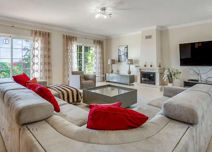 Luxuosa Moradia V5 Em - Greice Homes