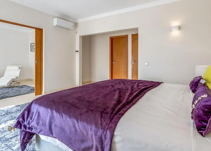 Luxuosa Moradia V5 Em - Greice Homes