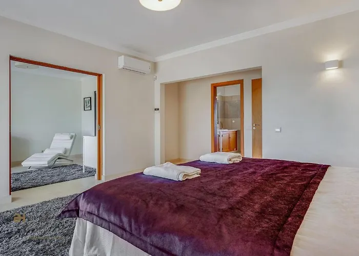Luxuosa Moradia V5 Em - Greice Homes Villa Quarteira