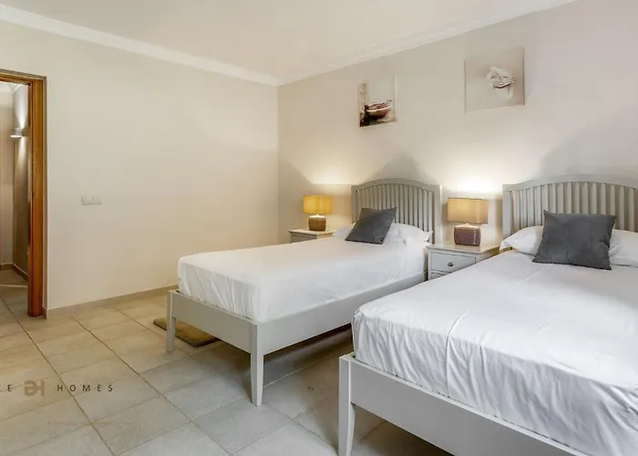 Luxuosa Moradia V5 Em - Greice Homes Villa