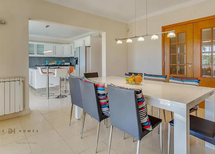 Villa Luxuosa Moradia V5 Em - Greice Homes
