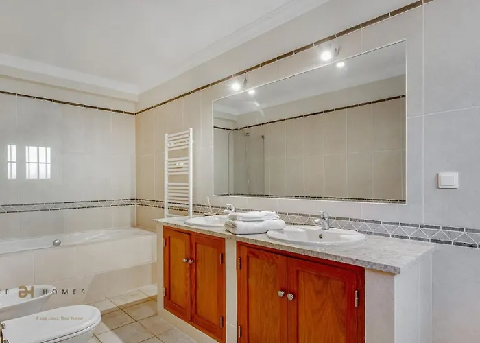 Luxuosa Moradia V5 Em - Greice Homes Villa *
