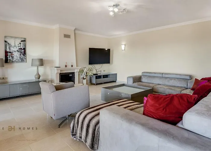 Luxuosa Moradia V5 Em - Greice Homes *