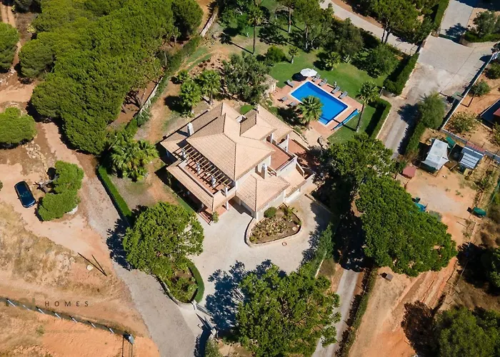 Luxuosa Moradia V5 Em - Greice Homes Villa *