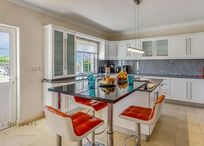 Luxuosa Moradia V5 Em - Greice Homes Villa