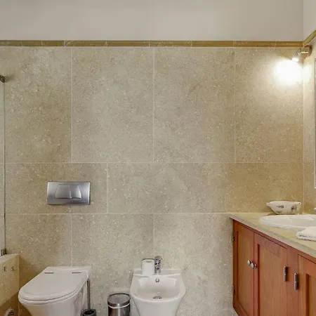 Luxuosa Moradia V5 Em - Greice Homes Villa