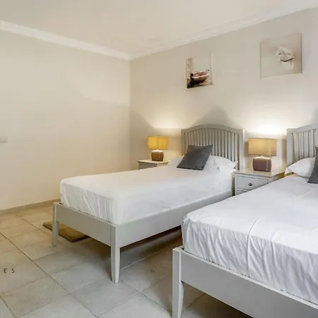 Luxuosa Moradia V5 Em - Greice Homes Villa