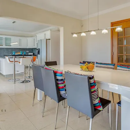 Villa Luxuosa Moradia V5 Em - Greice Homes