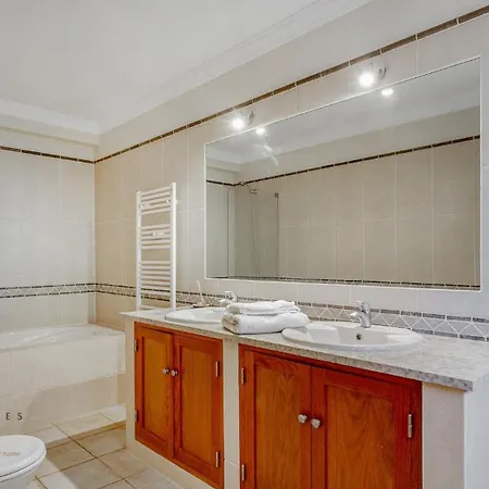 Luxuosa Moradia V5 Em - Greice Homes Villa *