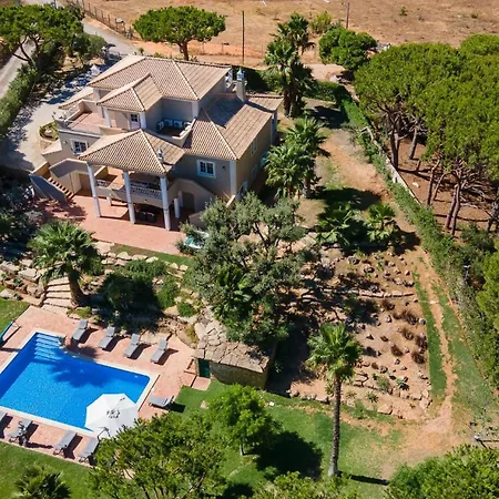 Luxuosa Moradia V5 Em - Greice Homes