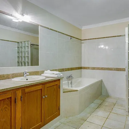 Villa Luxuosa Moradia V5 Em - Greice Homes *