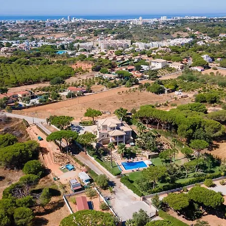 Luxuosa Moradia V5 Em - Greice Homes *