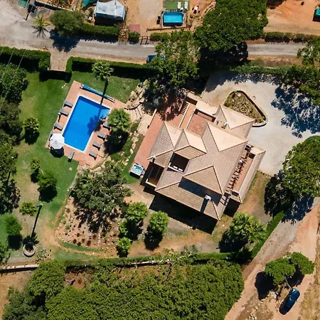 Luxuosa Moradia V5 Em - Greice Homes