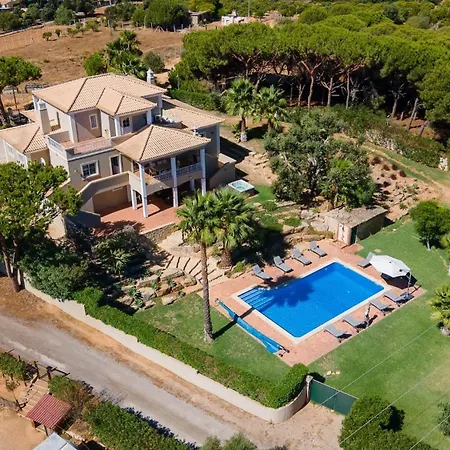 Villa Luxuosa Moradia V5 Em - Greice Homes